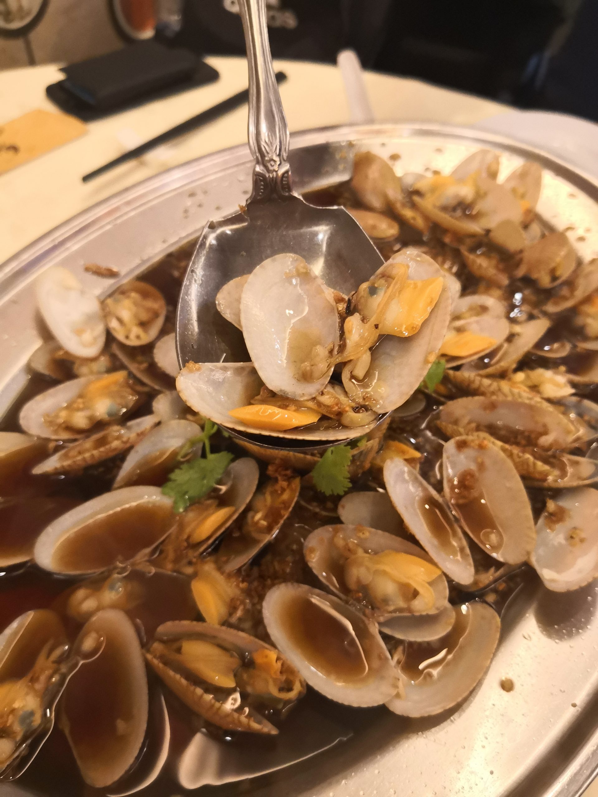 Garlic steamed clams